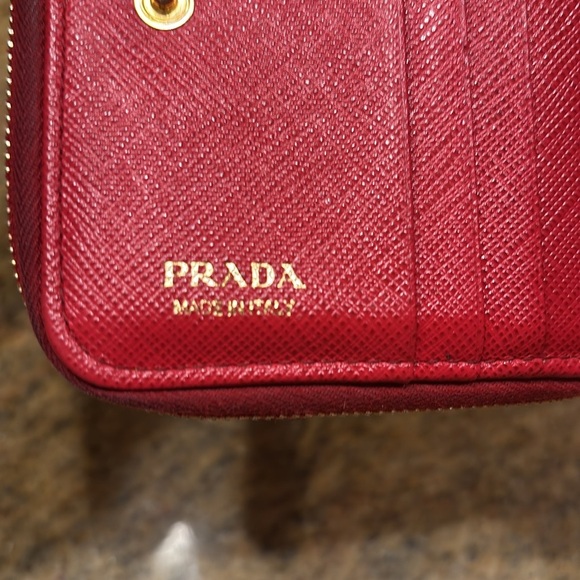 Prada Saffiano short billfold wallet - Picture 6 of 9